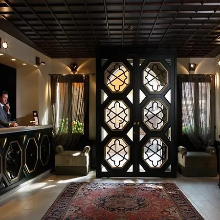 Hotel Roulette 4 4*